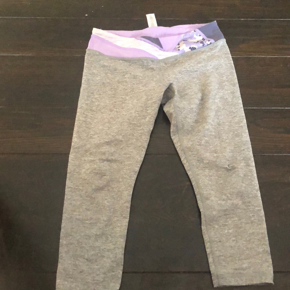 Grey cropped ivivva yoga pants
